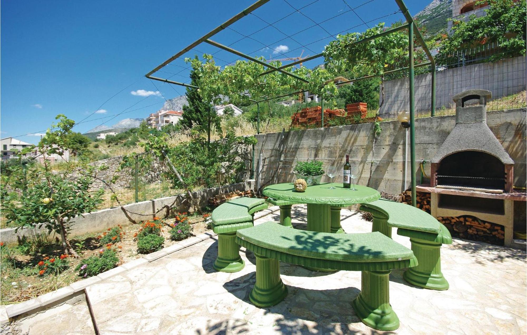 Stunning Apartment In Makarska With Wifi Exterior foto